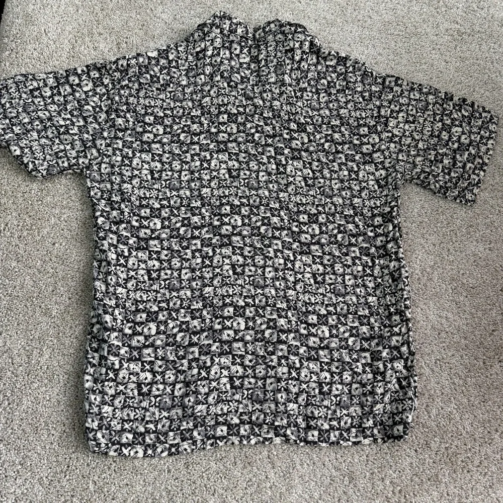 Vintage Pierre Cardin Shirt Mens Large Black Floral Short Sleeve Button Up Rayon